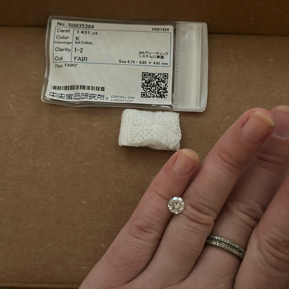 1.431ct Natural White Diamond shown in 14k gold engagement ring display round - Picture 6 of 10